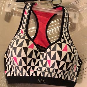 BRAND NEW Victoria Secret Padded Sports Bra-32B